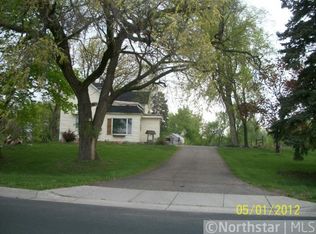 905 Golf Course Rd NW, Hutchinson, MN 55350