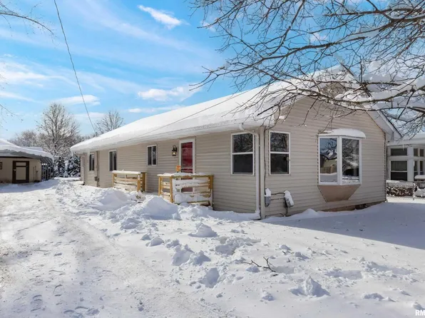 1838 28 1/2 Ave, East Moline, IL 61244