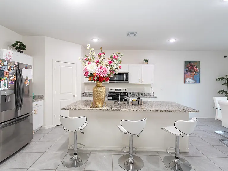 36094 W Santa Barbara Ave — Photo 11