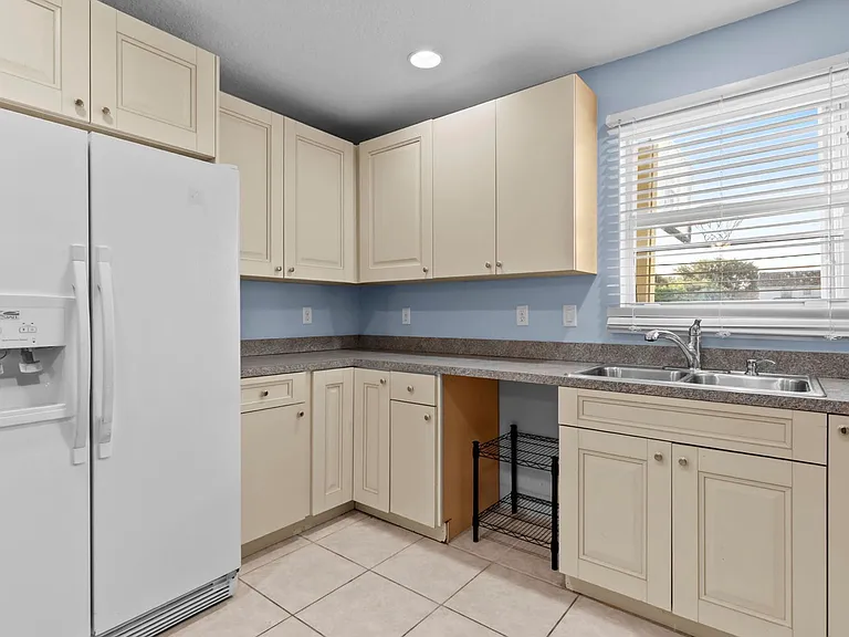 141 NE Naranja Ave — Photo 12