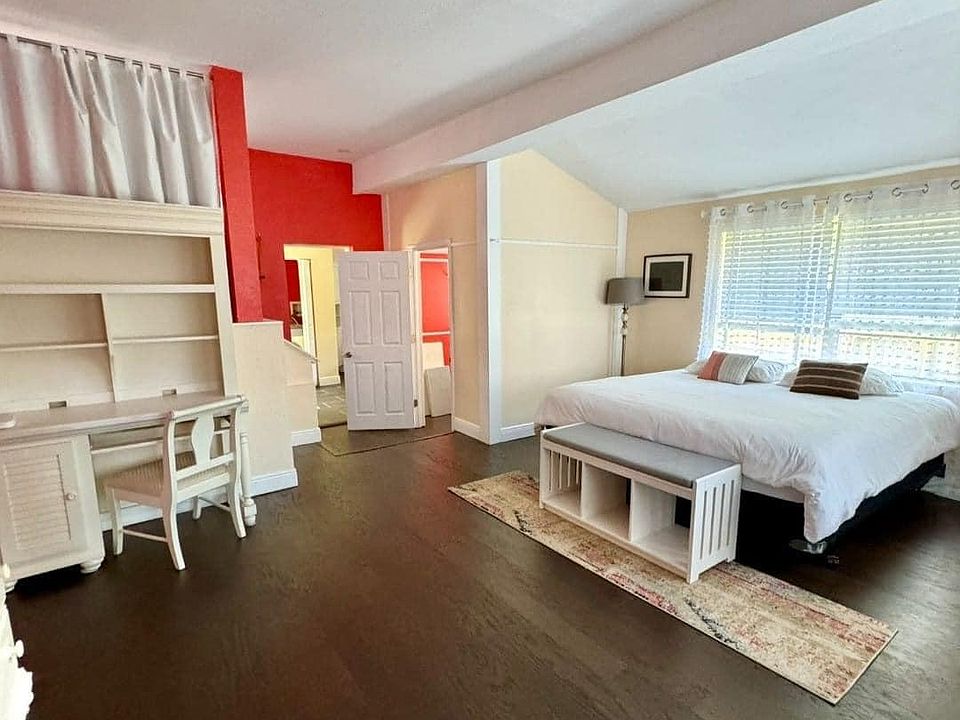 1st image of 26 Acacia St #1