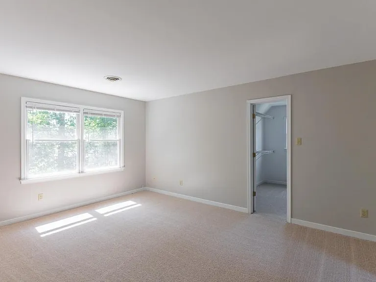 8915 Castle Point Dr — Photo 28
