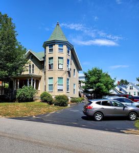 78 Ocean Ave, Old Orchard Beach, ME, 04064