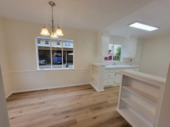 13654 Wyandotte St #654W, Van Nuys, CA 91405