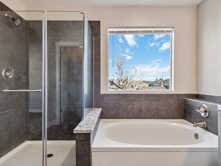 5357 E Hamilton Ave — Photo 30