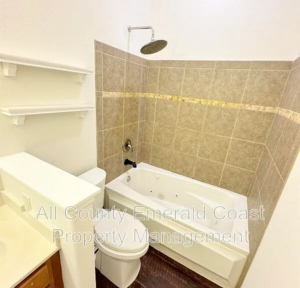 722 Kelly St — Photo 34