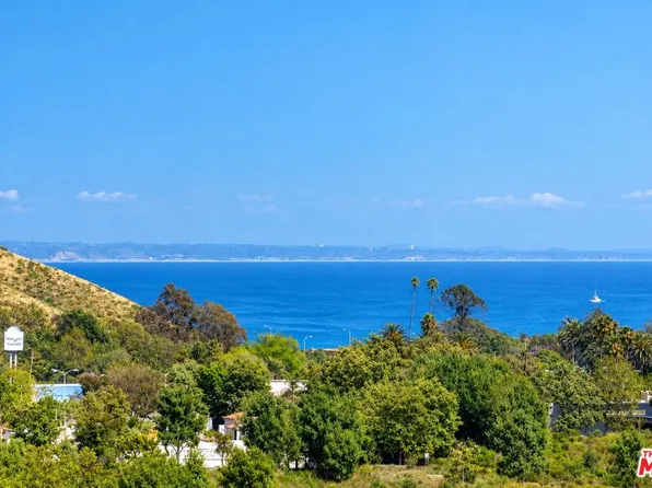 23908 De Ville Way APT B, Malibu, CA 90265