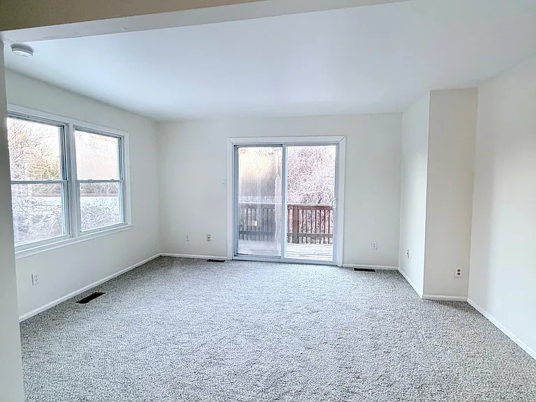 1511 Railroad Ave #100 — Photo 9
