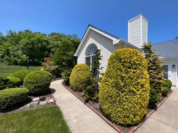 214 Mariners Way, Sheffield Lake, OH 44054