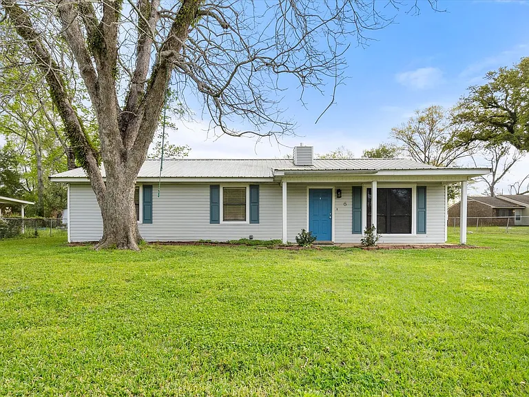 6 Morgan Cir — Photo 1