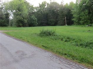 Goodland St SE, Waynesburg, OH 44688