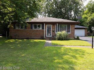 6063 Graper Dr, Waterford, MI 48329