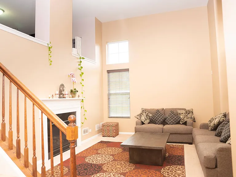 506 Grosvenor Ln — Photo 46
