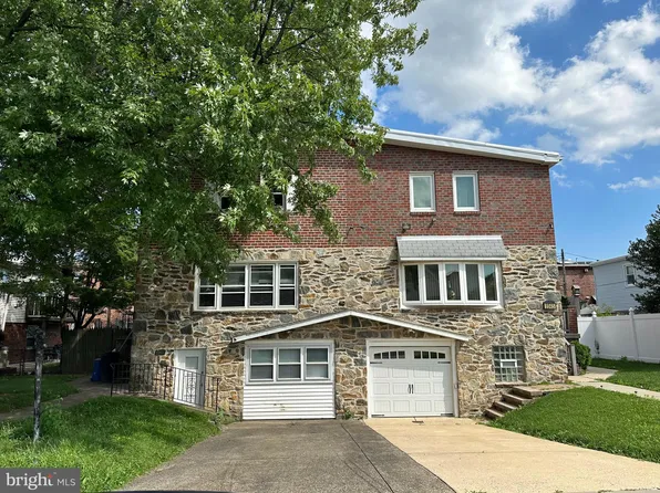 8947 Dewees St, Philadelphia, PA 19152