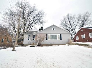 2423 Pelham Rd, Rockford, IL 61107