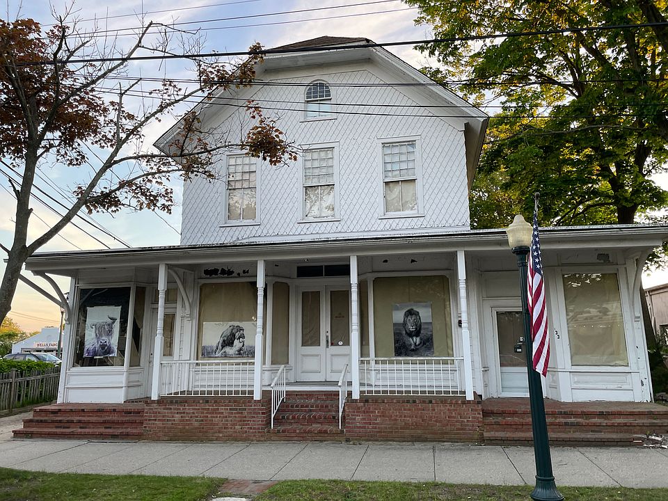 1st image of 131 Main St