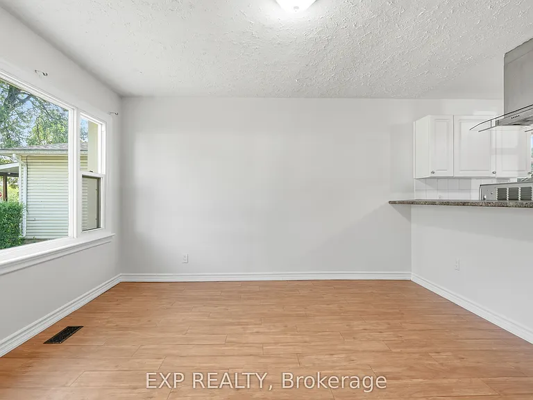 29 Rockwood Ave — Photo 24