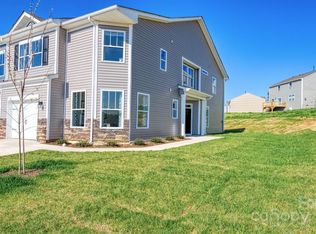 271 Creekview Rd, Hendersonville, NC 28792