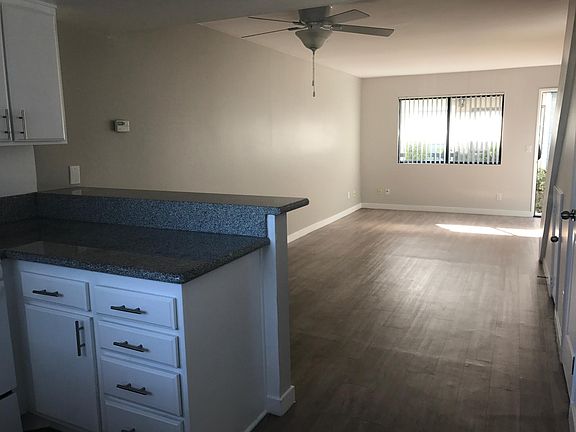 Ceiling fan in dining room