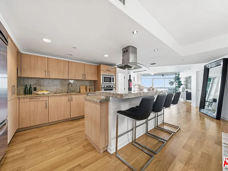 13650 Marina Pointe Dr #1603 — Photo 11
