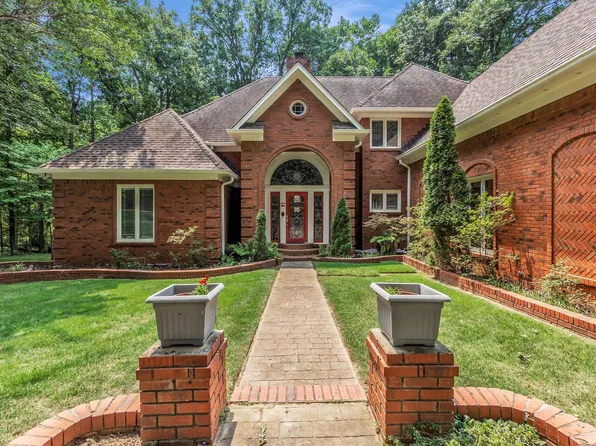 8953 Planters Wood Cv, Memphis, TN 38133
