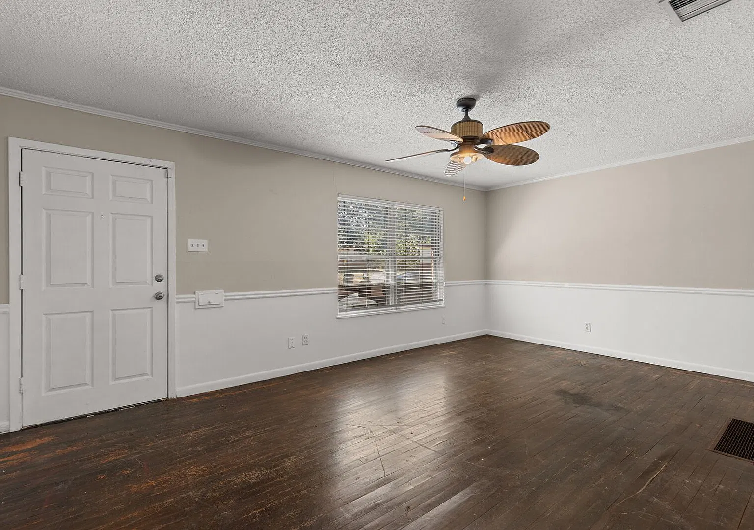 3817 Parkwood Street — Photo 3