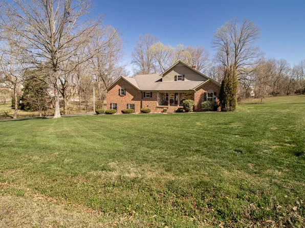 1420 Cantrell Dr, Cottontown, TN 37048