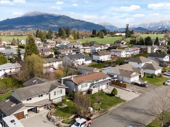 46675 Osborne Rd, Chilliwack, BC V2P 6T6