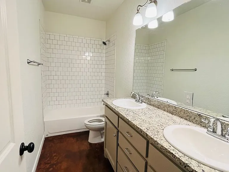 2801 Sandage Ave — Photo 15