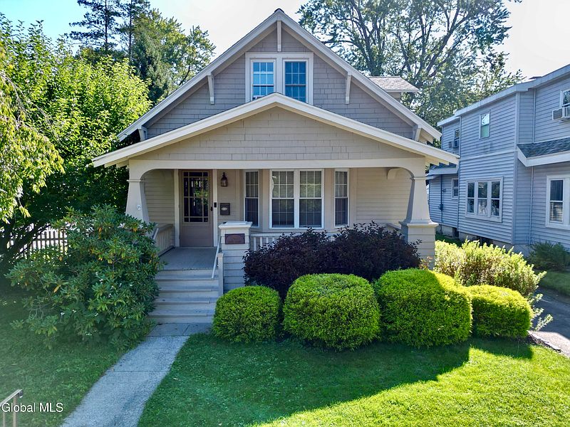 2nd image of 1266 Keyes Avenue