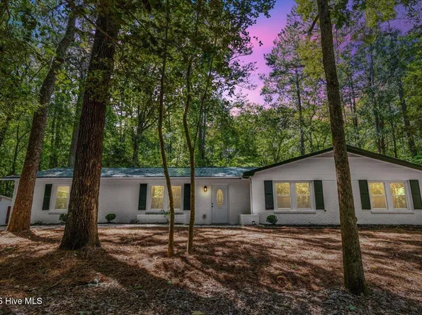 115 Wood River Road, West End, NC 27376