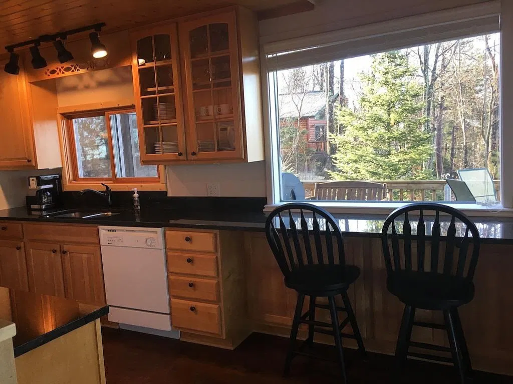 3 bed, 2318 sqft, $2,800 — Photo 3