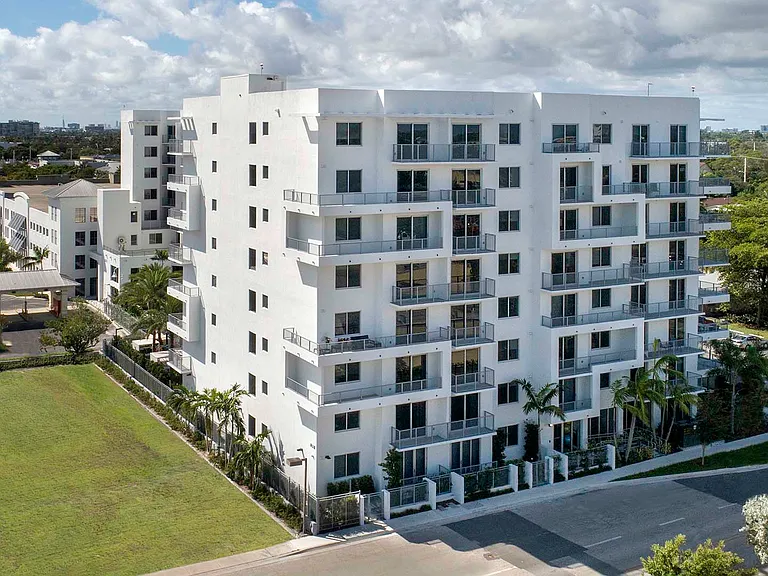 Griffis Pompano Beach exterior.