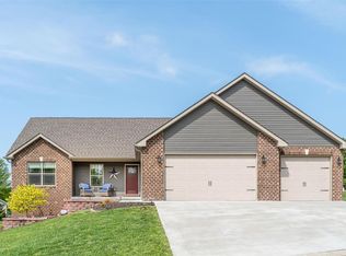 771 Bridgewater Xing, Villa Ridge, MO 63089