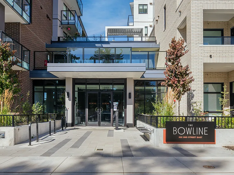 The Bowline — Photo 24