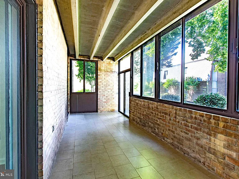 1 Stonehenge Cir #2 — Photo 29