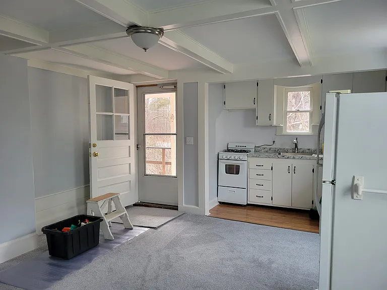 106 Emerson Ave #C — Photo 4