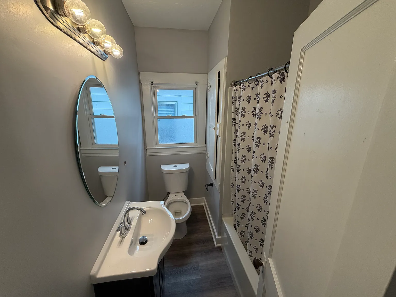 3 bed, 1300 sqft, $1,375 — Photo 2