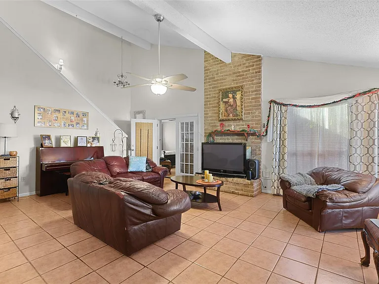 4123 Yupon Ridge Dr — Photo 21