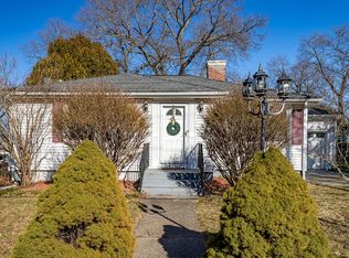 319 Lake Ave, Worcester, MA 01604