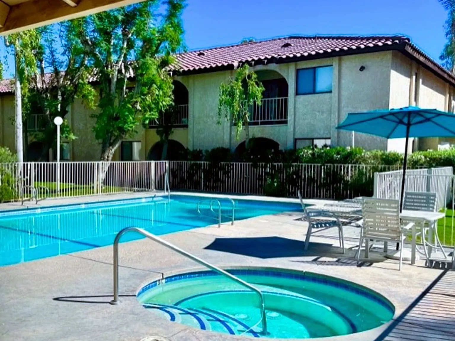 Royal Oaks Apartments in Bermuda Dunes — Photo 3