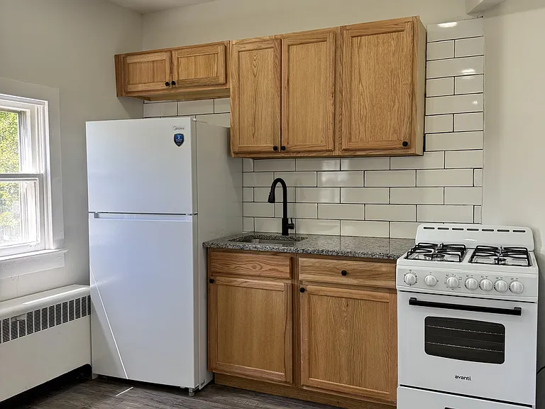517 Bentley Ave #B — Photo 4