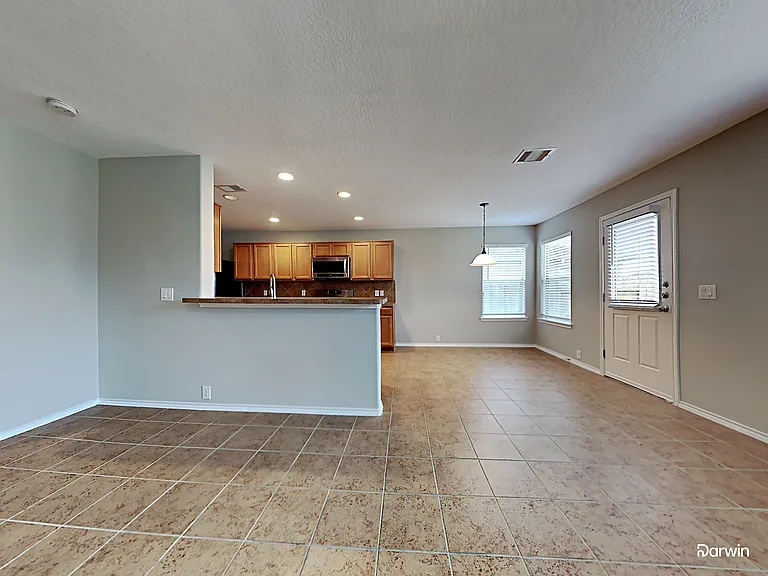 1002 Honeysuckle Vine Dr — Photo 4