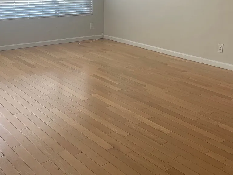 2542 N Beachwood Dr #6 — Photo 37
