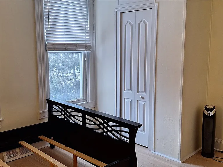 548 S Graham St — Photo 26