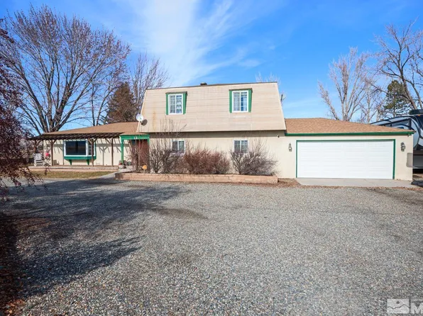 12 La Buena Vida Ln, Yerington, NV 89447