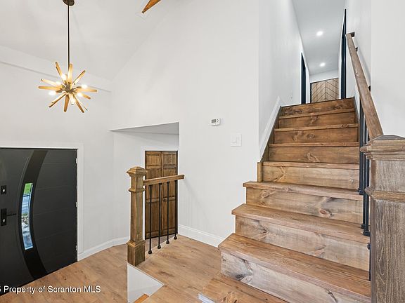 4th image of 111 Leslie Ln