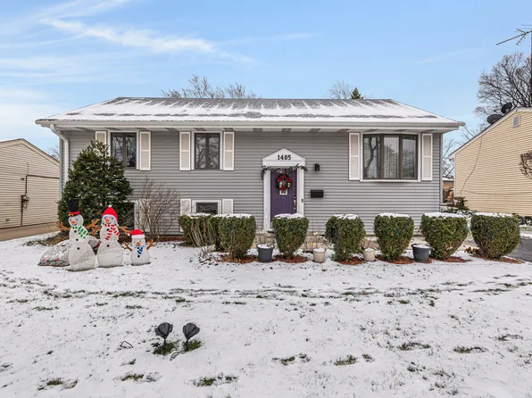 1405 Palm Dr, Wheeling, IL 60090