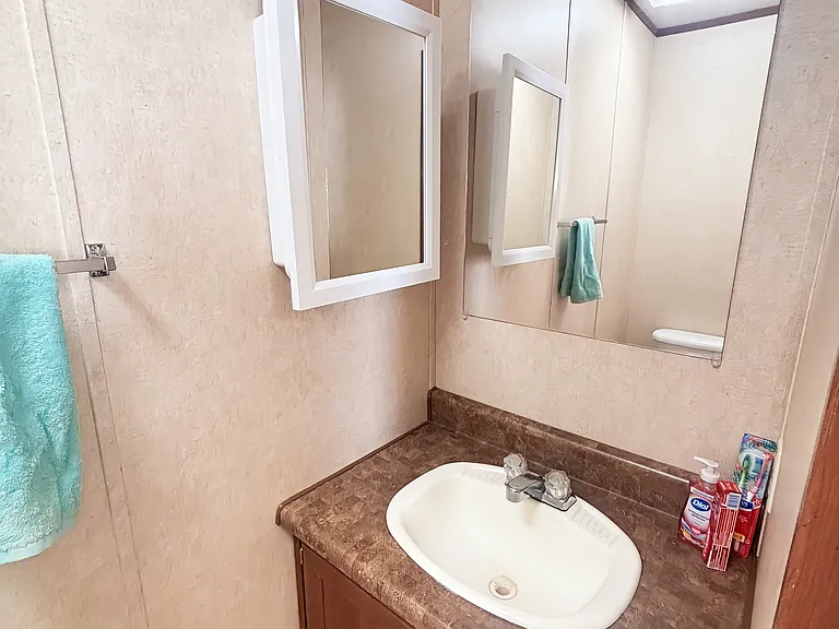 7031 Timber Ridge Ctr — Photo 10