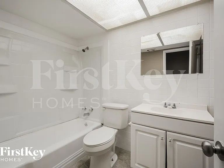 2405 Brook Dr — Photo 14